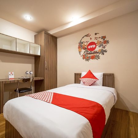Oyo 291 Medan City Syariah Exterior photo