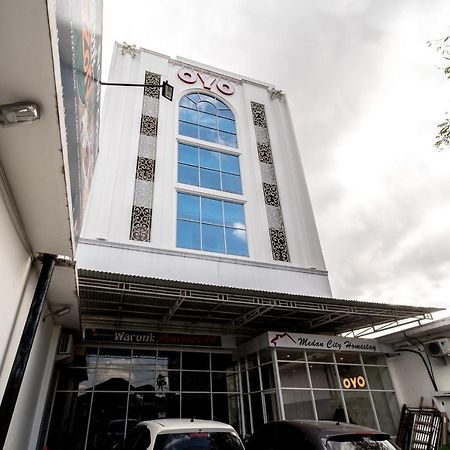 Oyo 291 Medan City Syariah Exterior photo