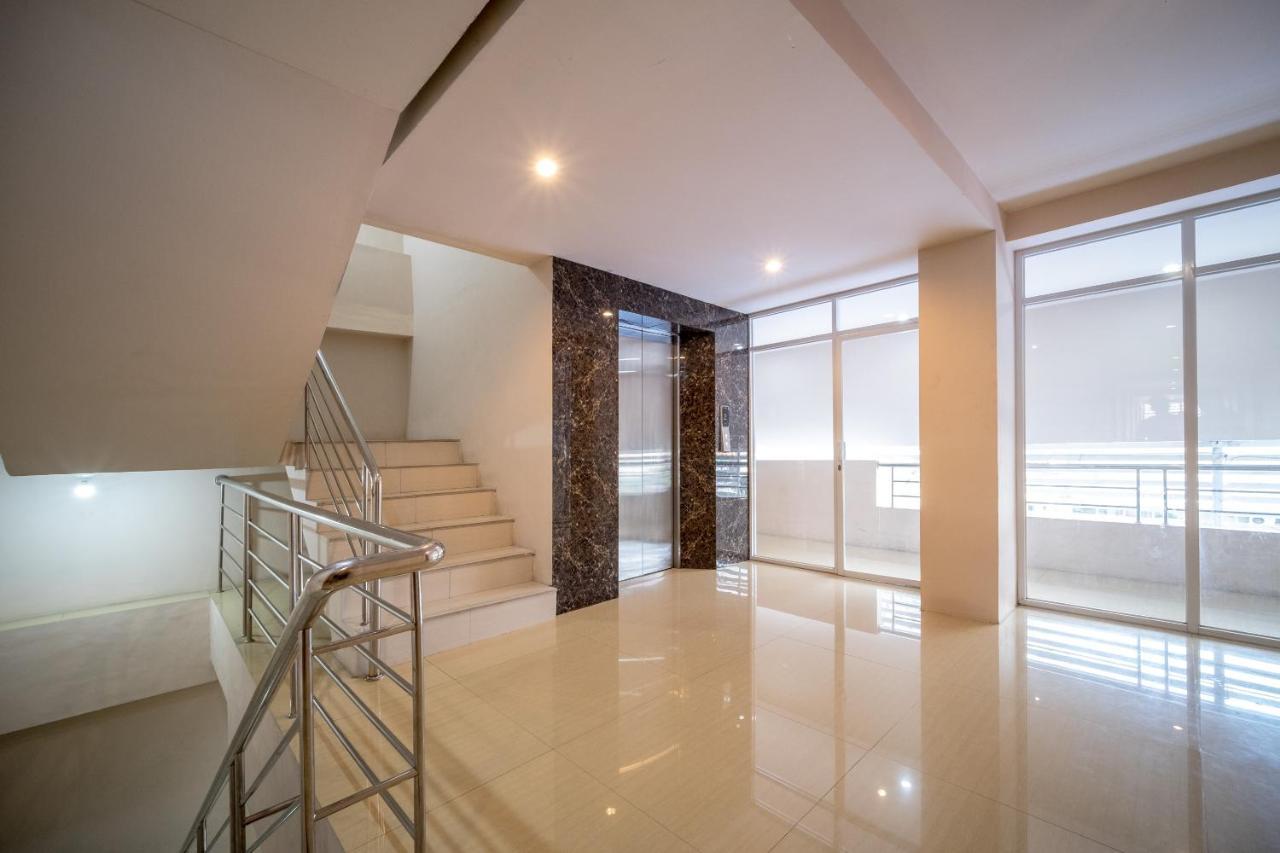 Oyo 291 Medan City Syariah Exterior photo